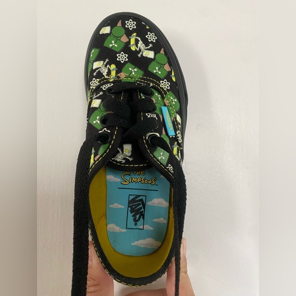 BNWOB - Limited Edition Simpsons Glow In The Dark VANS. Size 12 youth. - Picture 2 of 7